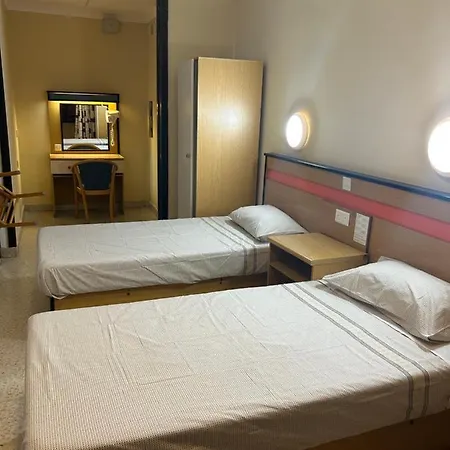 Ea Holiday Beds * St. Julian's
